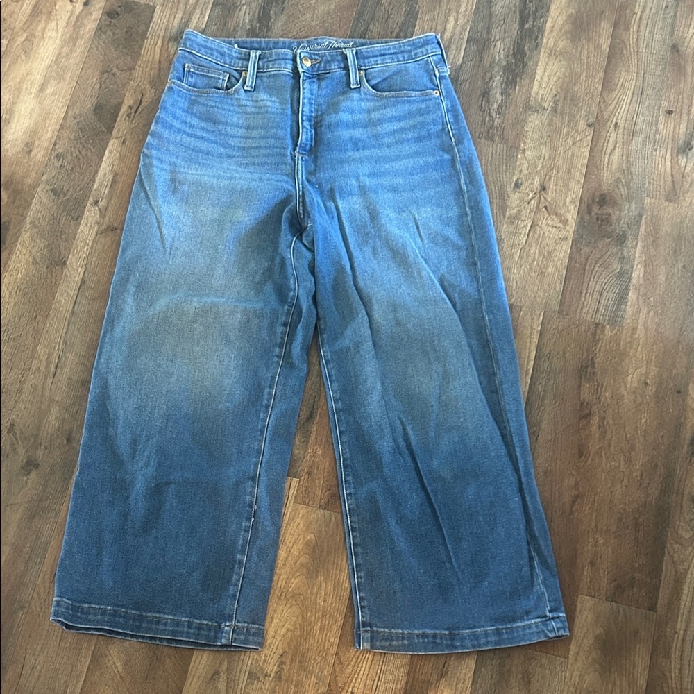 Universal Thread Light Blue Denim Jeans